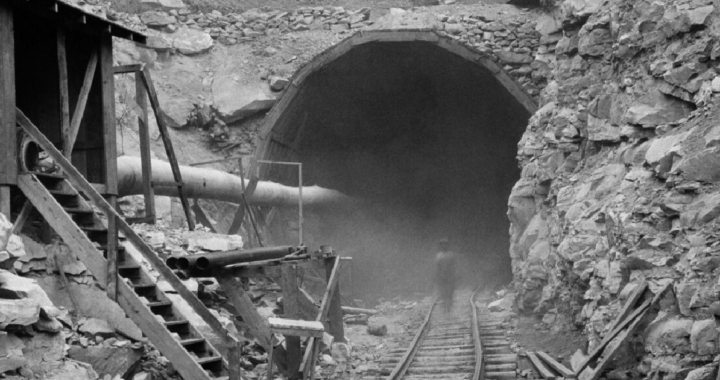 Hawks Nest Tunnel